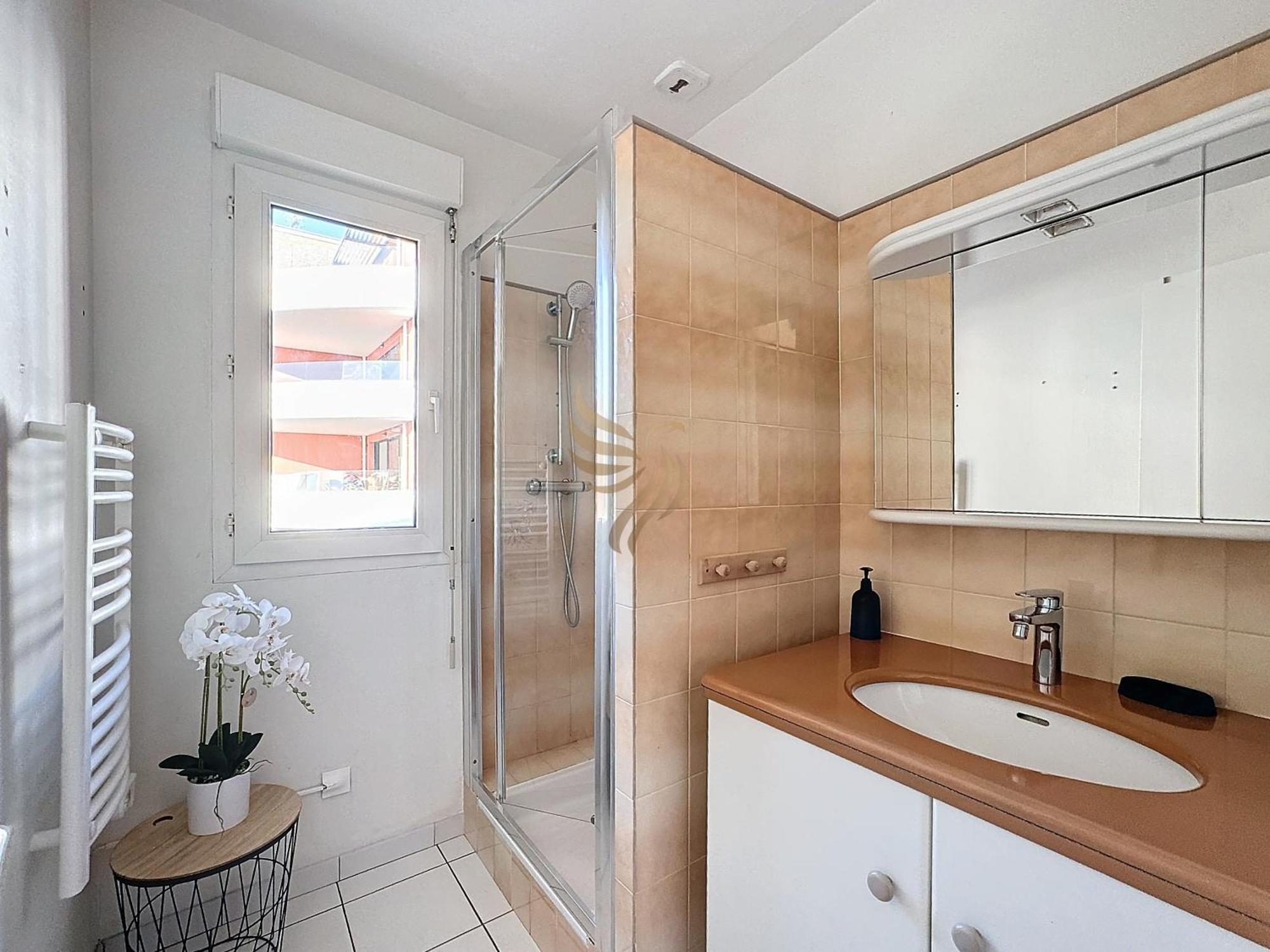 T2 Echap'belle Mousquetaire - Terrasse Clim Wifi - 100m De La - Capitalchic Services * Fréjus