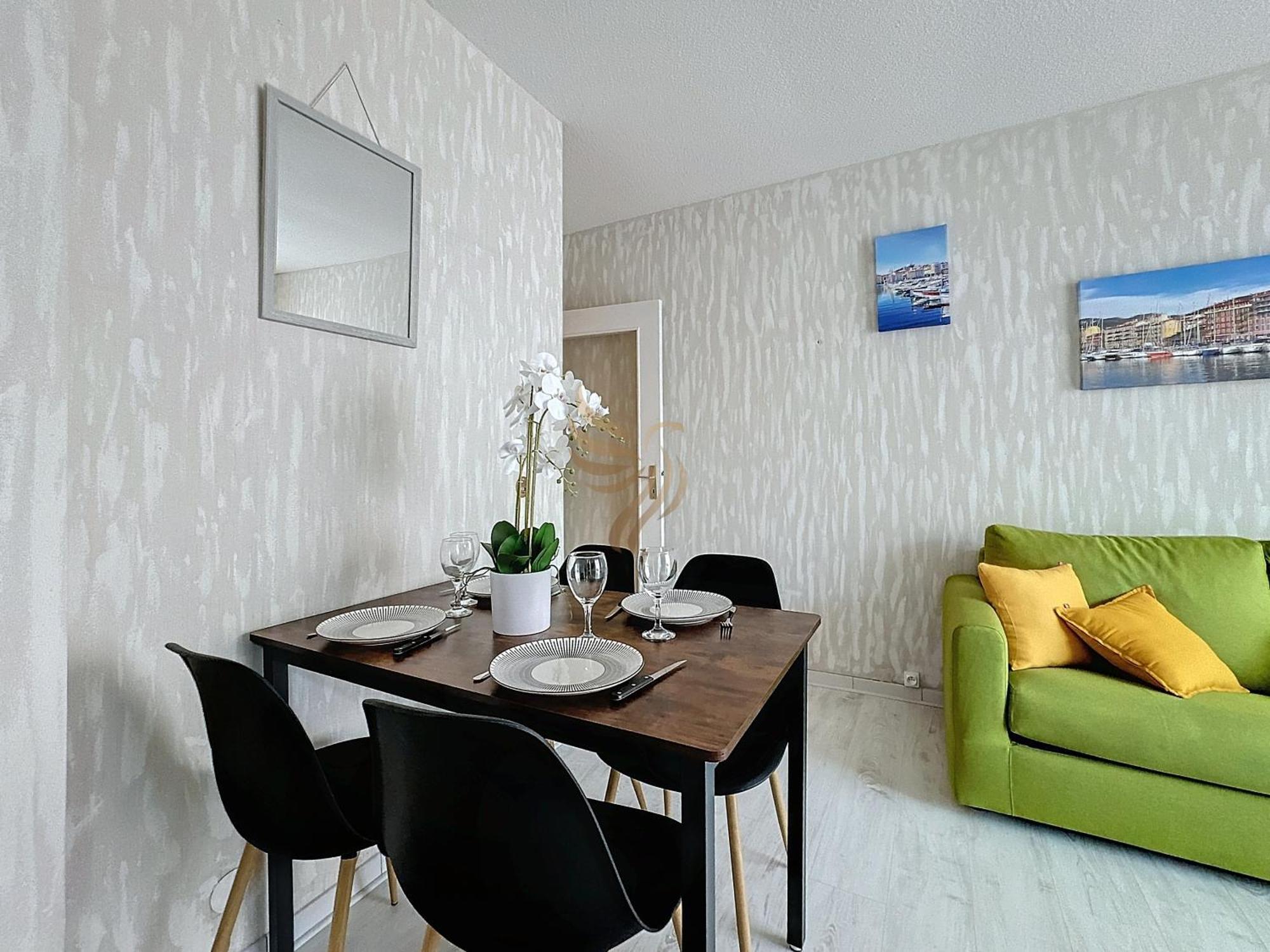 T2 Echap'belle Mousquetaire - Terrasse Clim Wifi - 100m De La - Capitalchic Services Appartement Fréjus